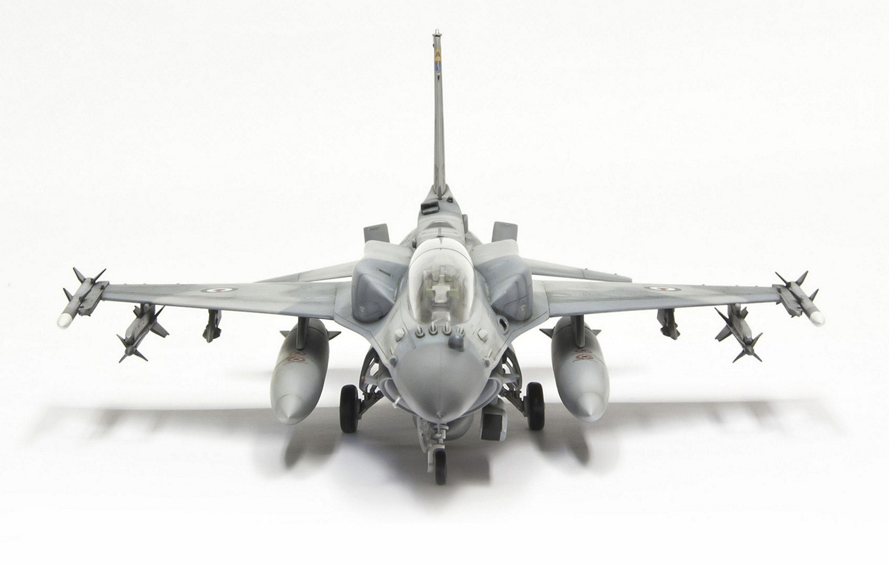 F16_08.jpg